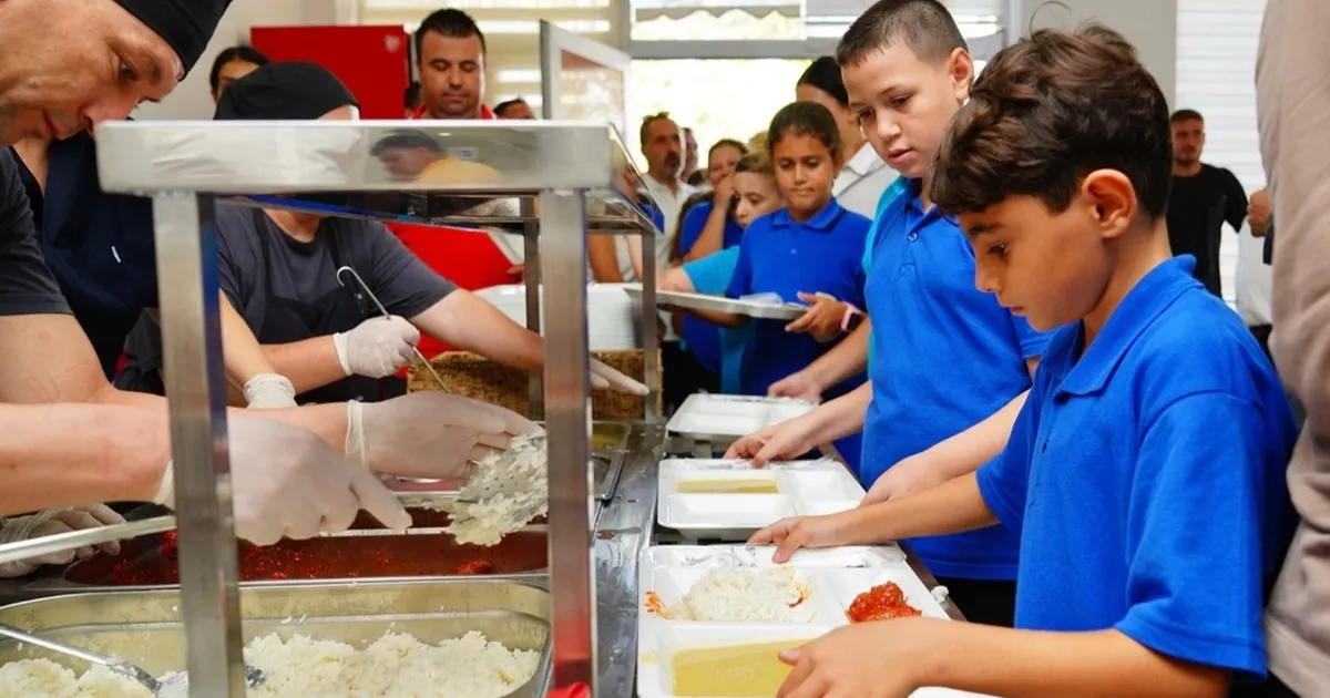balikesirde-ogrenciler-bu-lokantalari-cok-sevdi-30-tlye-3-cesit-yemek-QbbZnwmf.webp