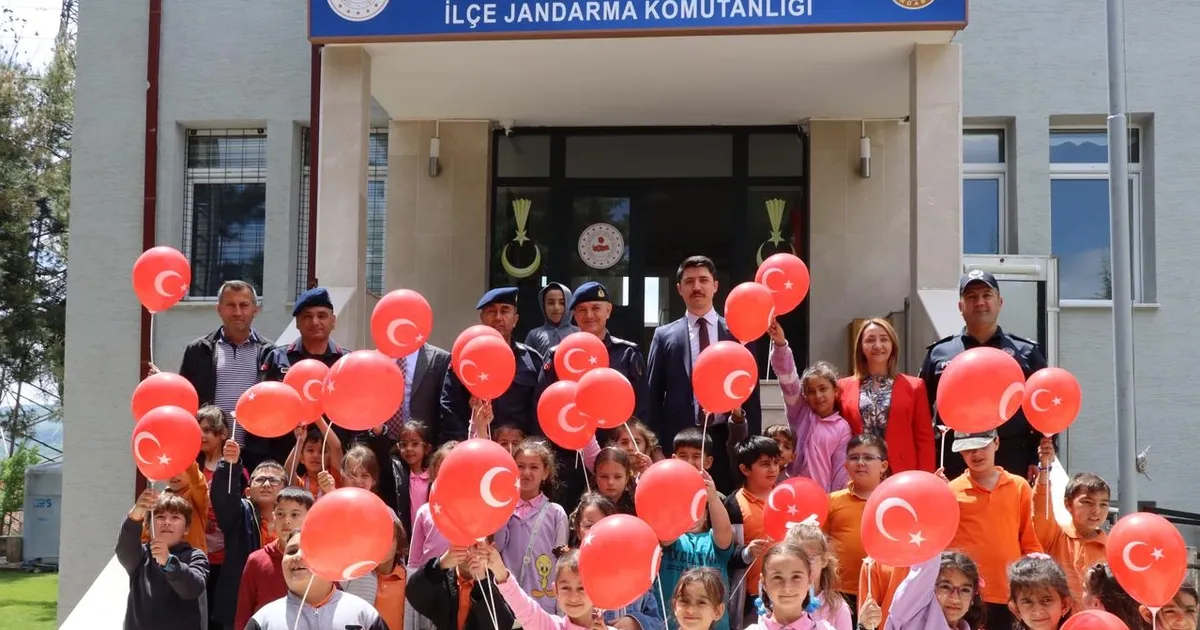 bilecik-pazaryerinde-500-ogrenci-jandarma-komutanliginda-Bp79yQ5h.webp