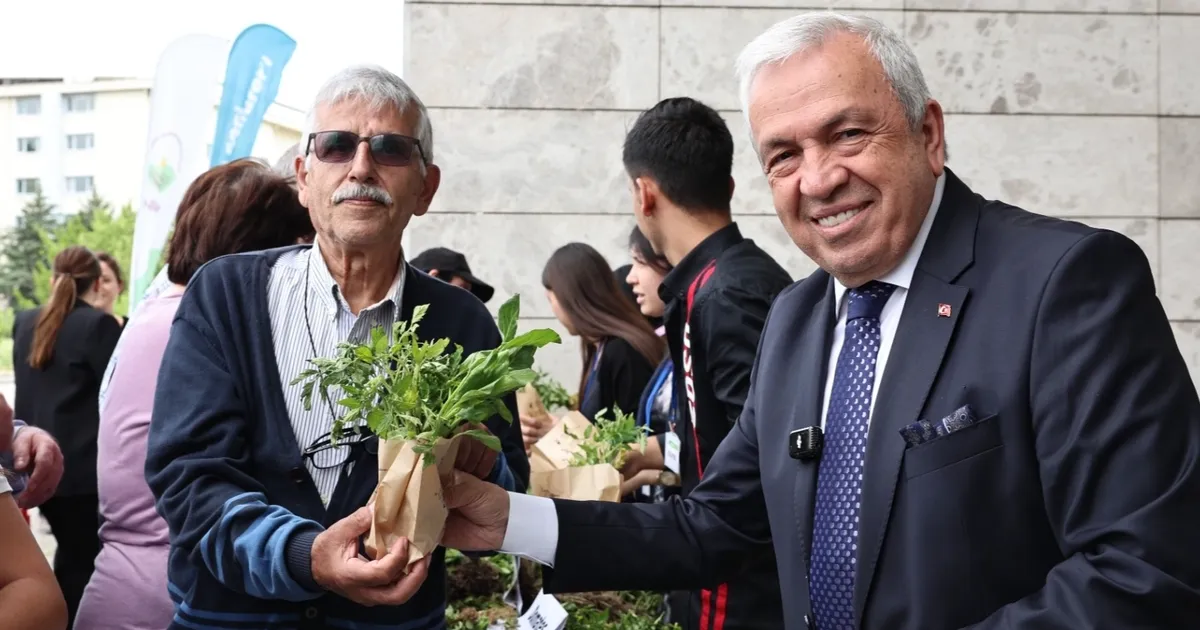 bursa-niluferde-310-bin-fide-vatandaslarla-bulusuyor-xdUwZHM2.webp