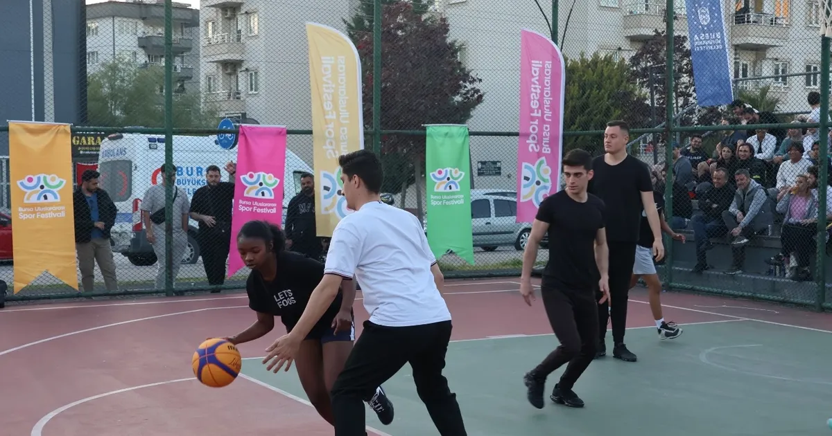 bursada-sokak-basketbolu-heyecani-4rV5JisW.webp