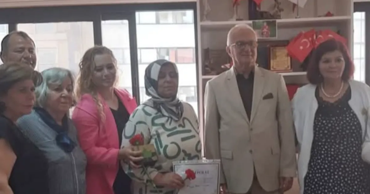 ege-karadenizli-kadinlar-selvi-polati-yilin-annesi-secti-cbiEUvva.webp