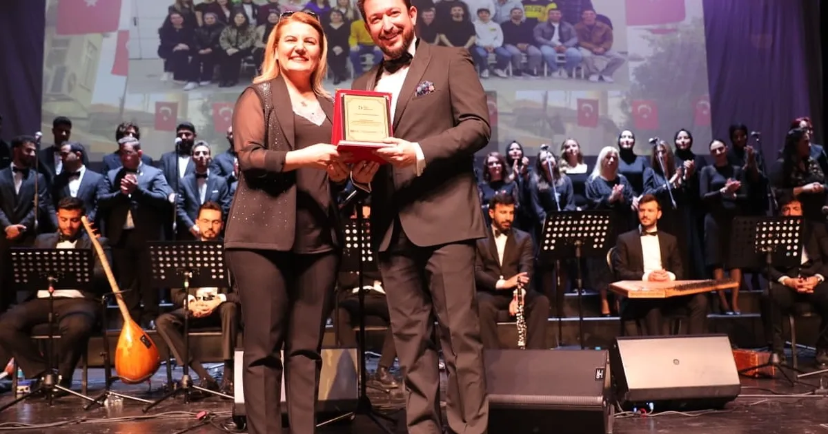 kocaeli-izmitte-halk-muzigi-coskusu-yasandi-8PIRjnHI.webp