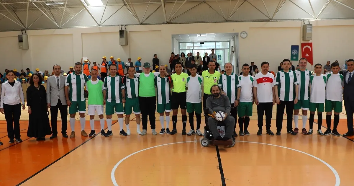 konya-karatayda-ozel-ogrenciler-futsalda-ter-doktu-VJucDi6n.webp