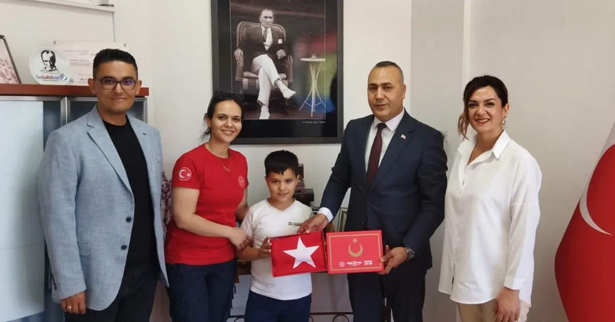 manisa-buyuksehir-sehit-suleyman-gurun-oglunun-ozel-gununu-unutmadi-5SHuRZxe.webp