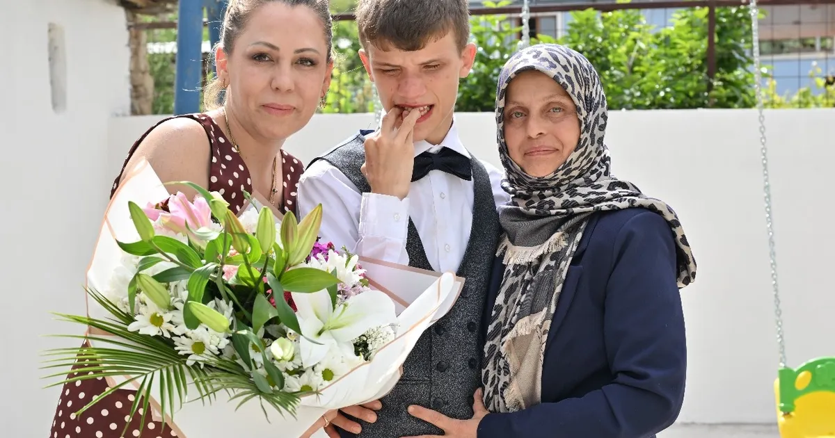 manisada-anneler-gununde-mutlu-eden-destek-JaaJHt6O.webp