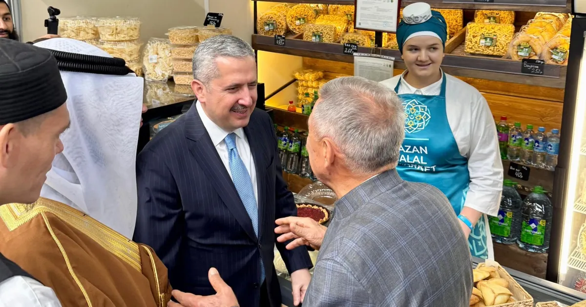 ticaret-bakan-yardimcisi-kazan-helal-market-fuarinda-LbcSshRV.webp