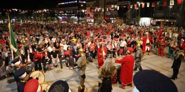 Bursa İnegöl 9. yılda da demokrasi için yine meydanlardaydı
